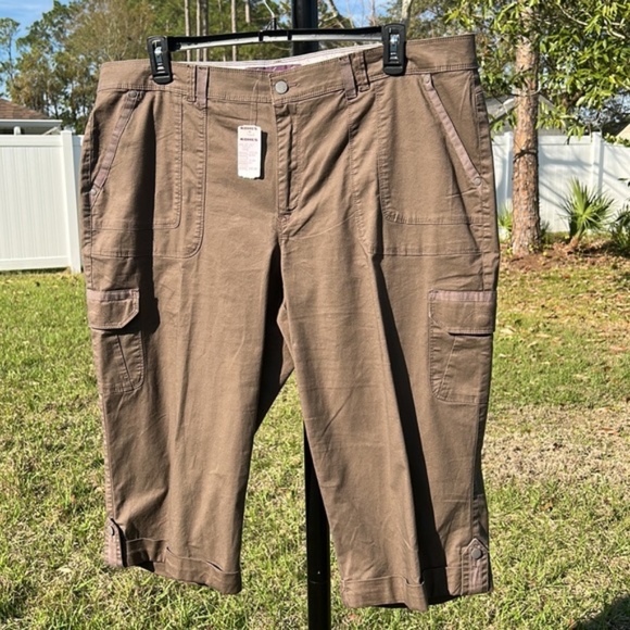 New Gloria Vanderbilt brown capris with pockets - Picture 1 of 13